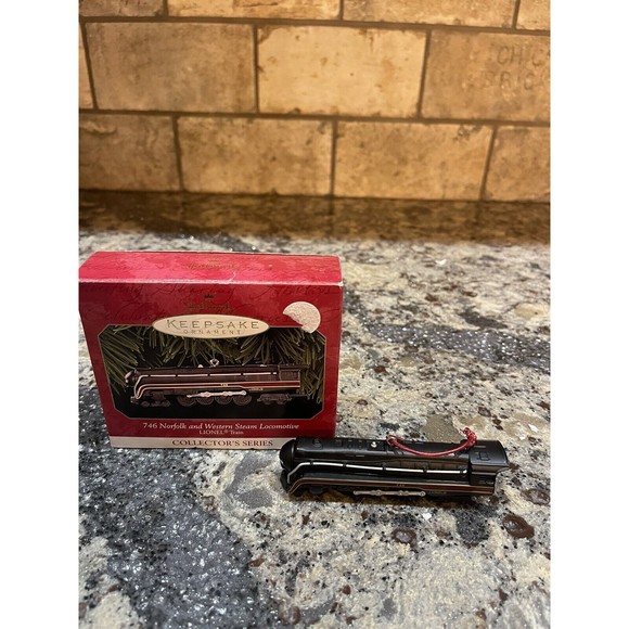 Hallmark Ornament Lionel Train #4 746 Norfolk and Western Steam Locomotive 1999 - Picture 2 of 10